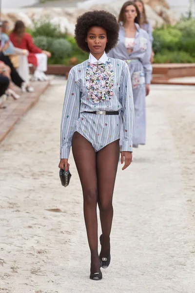 Look 53